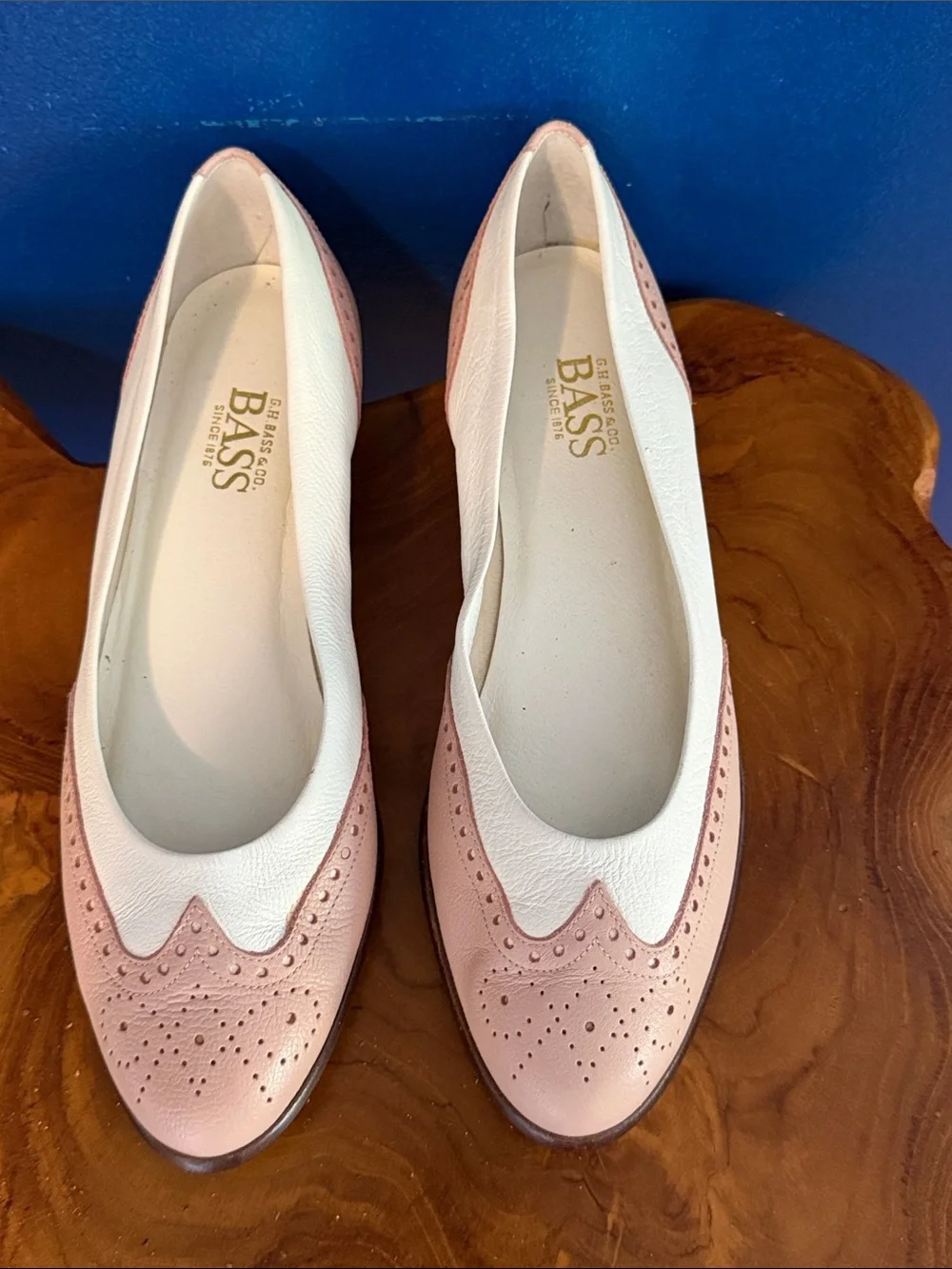 G.H. Bass & Co. Symphony Women’s 7.5N Pink White Leather Wingtip Oxford Flats